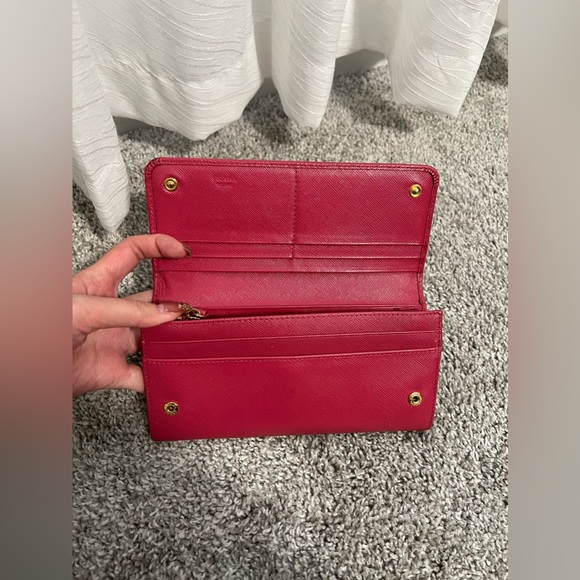 Prada wallet in pink (open to offers!) - Picture 3 of 7